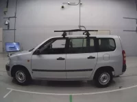 Toyota SUCCEED лот № 10141 оценка 3  с аукциона в Японии 3