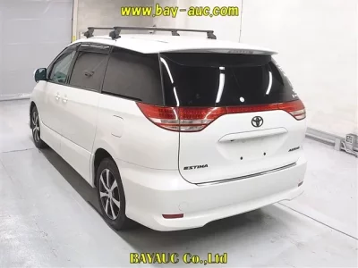 Toyota ESTIMA  с аукциона в Японии