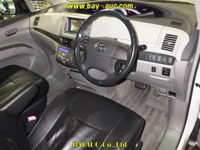 Toyota ESTIMA  с аукциона в Японии