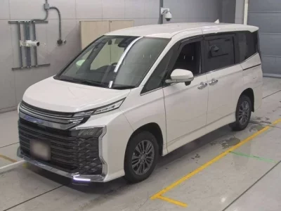 Toyota VOXY  с аукциона в Японии