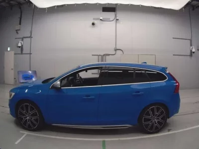 Volvo S60  с аукциона в Японии