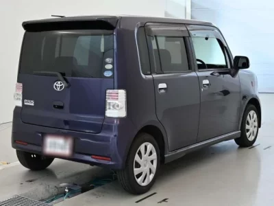 Toyota PIXIS SPACE  с аукциона в Японии