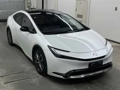 Toyota PRIUS  с аукциона в Японии