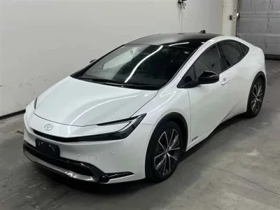 Toyota PRIUS  с аукциона в Японии