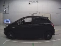 Toyota VITZ лот № 10169 оценка 3.5  с аукциона в Японии 3