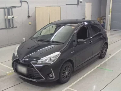 Toyota VITZ  с аукциона в Японии