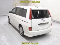 Toyota ISIS лот № 10106 оценка R  с аукциона в Японии 1