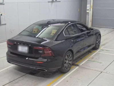 Volvo S60  с аукциона в Японии