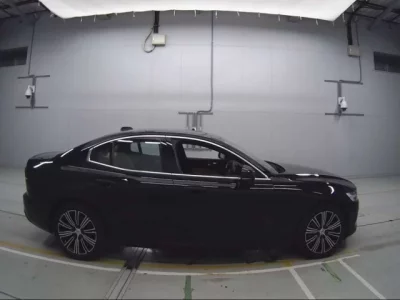 Volvo S60  с аукциона в Японии