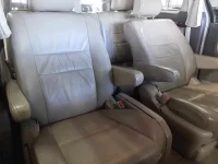 Toyota ALPHARD лот № 10173 оценка 3  с аукциона в Японии 8