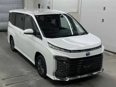 Toyota VOXY  с аукциона в Японии