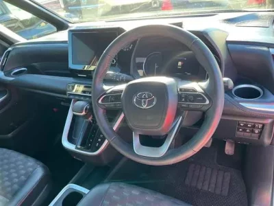 Toyota VOXY  с аукциона в Японии