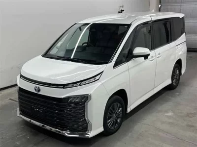 Toyota VOXY  с аукциона в Японии