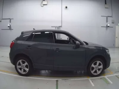Audi Q2  с аукциона в Японии