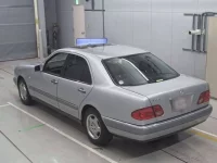 Mercedes-Benz E CLASS лот № 38161 оценка 4  с аукциона в Японии 5