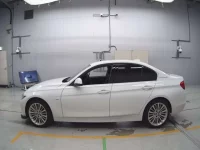 BMW 3-Series лот № 38162 оценка 4.5  с аукциона в Японии 3