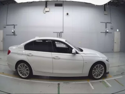 BMW 3-Series  с аукциона в Японии