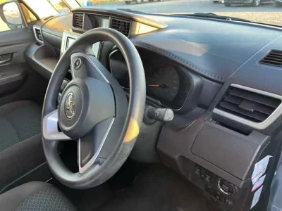 Toyota ROOMY  с аукциона в Японии