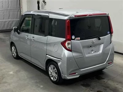 Toyota ROOMY  с аукциона в Японии