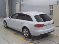 Audi A4 лот № 38169 оценка 3.5  с аукциона в Японии 5