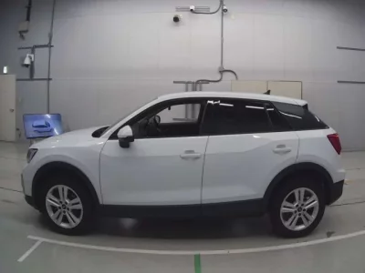 Audi Q2  с аукциона в Японии