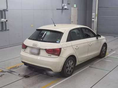 Audi A1  с аукциона в Японии