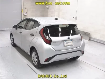 Toyota AQUA  с аукциона в Японии
