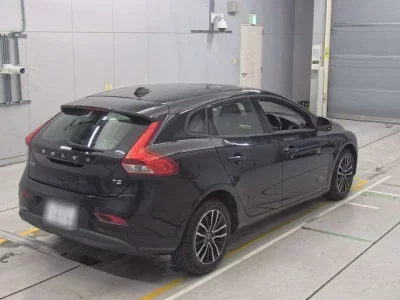 Volvo V40  с аукциона в Японии