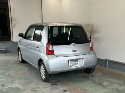 Daihatsu Esse