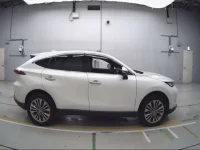 Toyota HARRIER лот № 30016 оценка 4.5  с аукциона в Японии 2