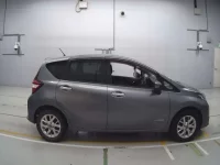 Nissan NOTE лот № 30015 оценка 4  с аукциона в Японии 2