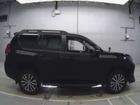 Toyota LAND CRUISER PRADO лот № 30017 оценка 4  с аукциона в Японии 2