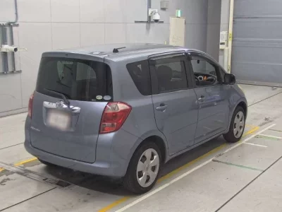 Toyota RACTIS  с аукциона в Японии