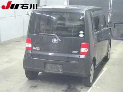 Toyota PIXIS SPACE  с аукциона в Японии