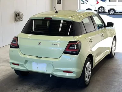 Suzuki SWIFT  с аукциона в Японии