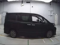 Toyota VOXY лот № 30026 оценка 4  с аукциона в Японии 2