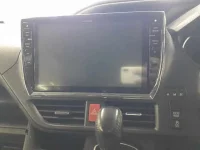 Toyota VOXY лот № 30026 оценка 4  с аукциона в Японии 9