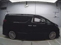 Toyota ALPHARD лот № 30046 оценка 3.5  с аукциона в Японии 2