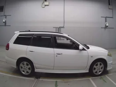 Nissan WINGROAD  с аукциона в Японии