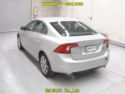 Volvo S60  с аукциона в Японии