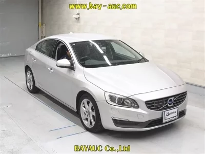 Volvo S60  с аукциона в Японии
