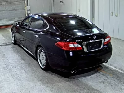 Nissan CIMA  с аукциона в Японии