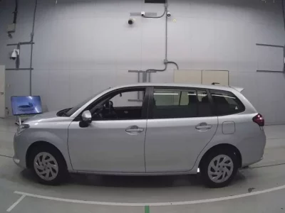 Toyota COROLLA FIELDER  с аукциона в Японии