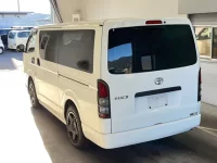 Toyota HIACE VAN лот № 3060 оценка 3.5  с аукциона в Японии 4