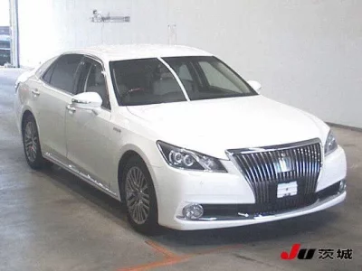 Toyota CROWN  с аукциона в Японии