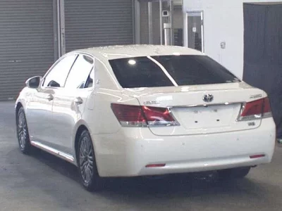 Toyota CROWN  с аукциона в Японии