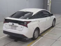 Toyota PRIUS лот № 30056 оценка 3.5  с аукциона в Японии 1
