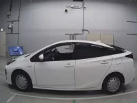 Toyota PRIUS лот № 30056 оценка 3.5  с аукциона в Японии 3