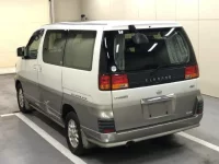 Nissan ELGRAND лот № 3705 оценка R  с аукциона в Японии 1