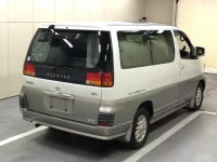 Nissan ELGRAND лот № 3705 оценка R  с аукциона в Японии 3